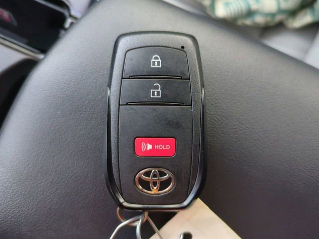 Used 2023 Toyota Prius XLE image 28