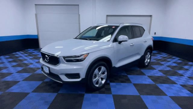 Used 2022 Volvo XC40 T5 Momentum AWD/4WD image 4