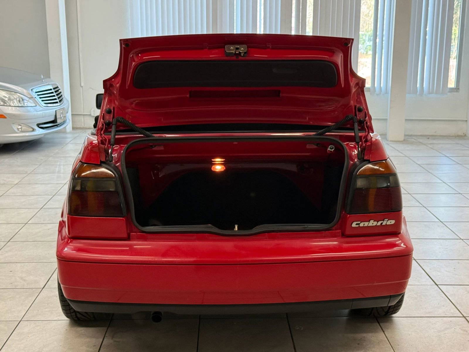 Used 1997 Volkswagen Cabrio Highline image 17