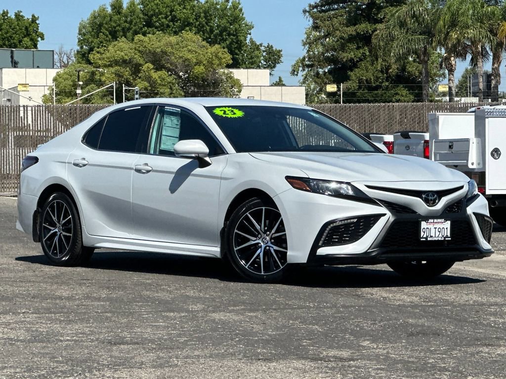 Used 2023 Toyota Camry SE w/ Protection Package (Q2) (TMS) FWD image 1