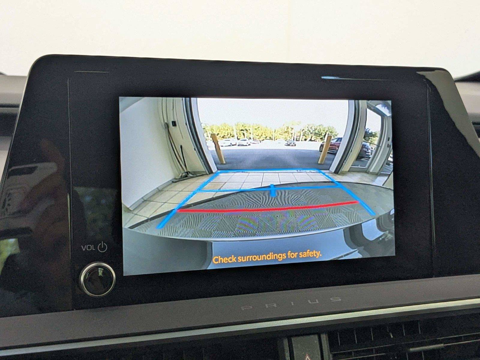 Certified 2025 Toyota Prius LE FWD image 21