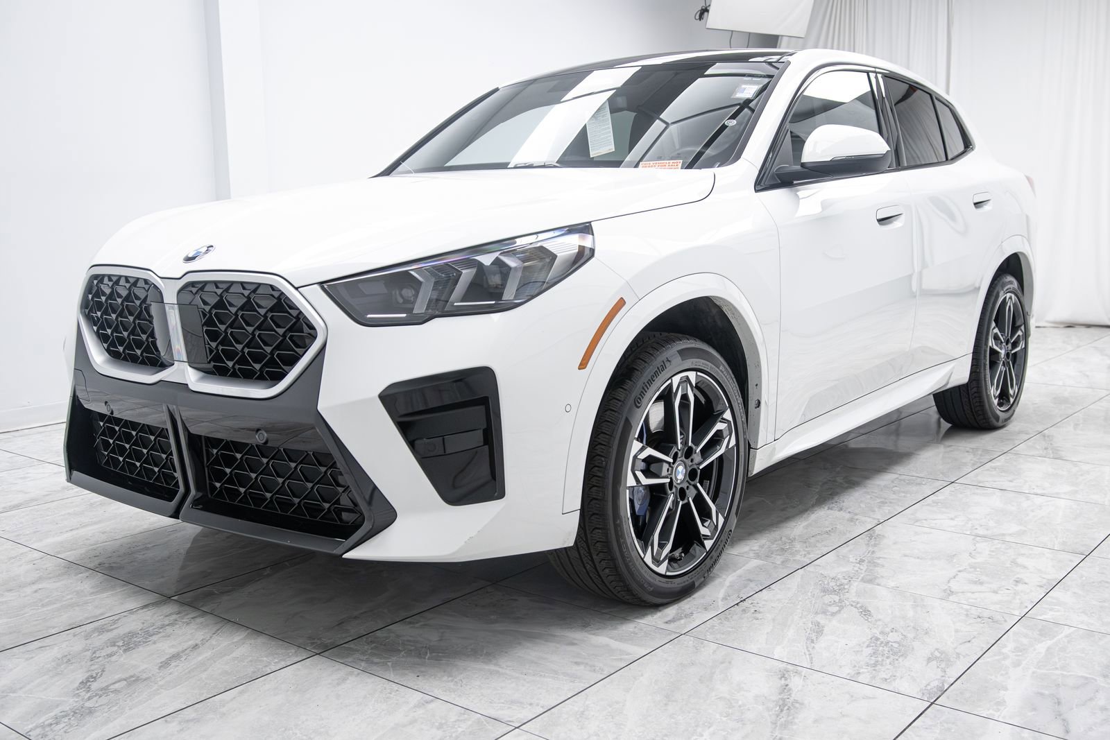 Used 2025 BMW X2 xDrive28i w/ M Sport Package AWD/4WD image 6