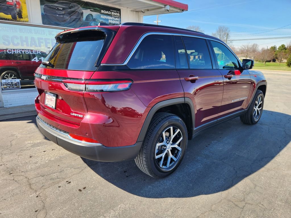 Used 2024 Jeep Grand Cherokee Limited image 3