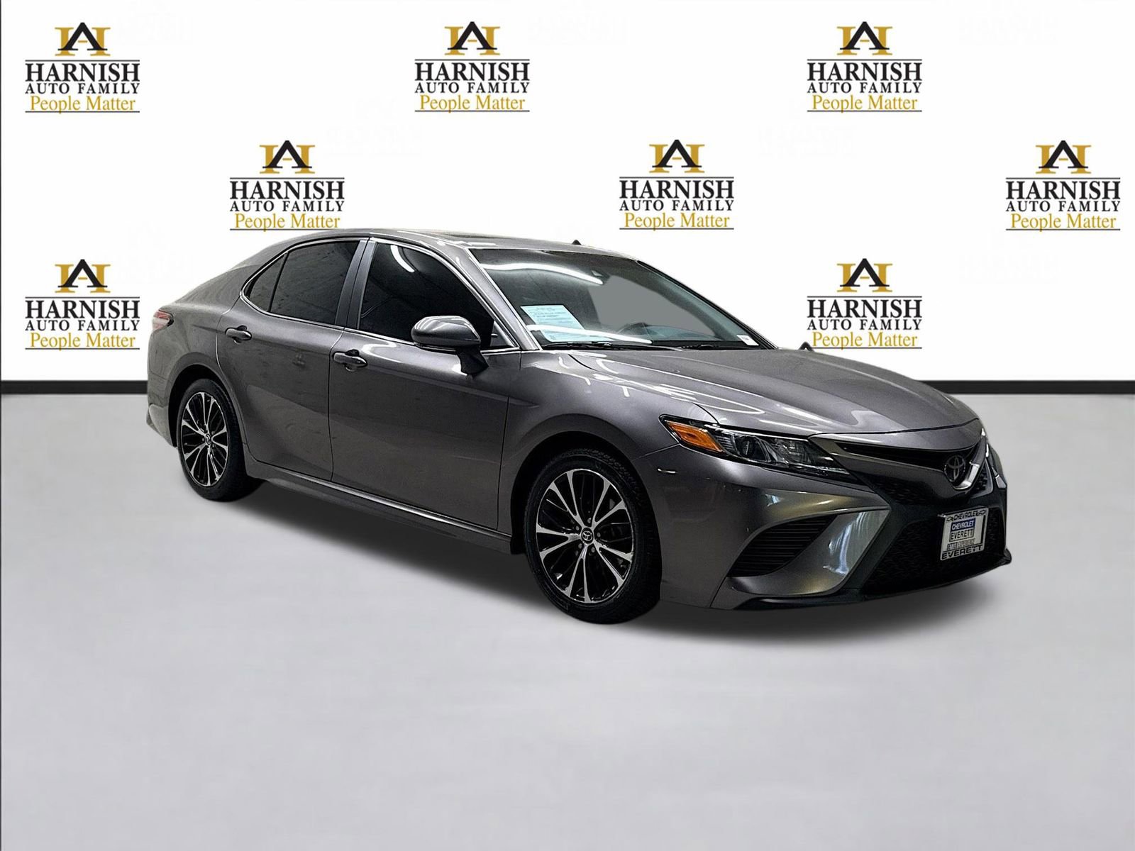 Used 2018 Toyota Camry SE w/ Moonroof Package FWD video 3
