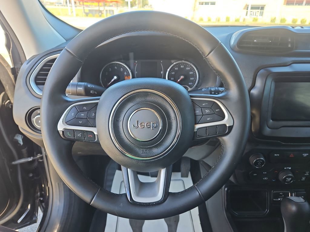 Used 2018 Jeep Renegade Latitude image 18