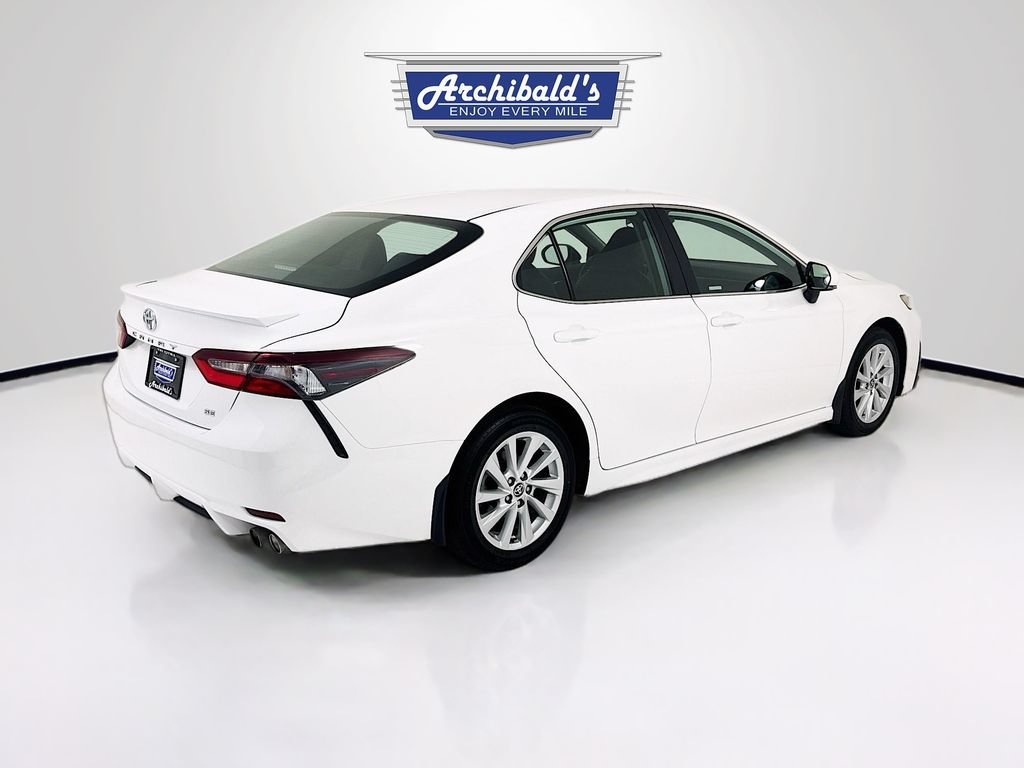 Used 2024 Toyota Camry SE FWD image 8
