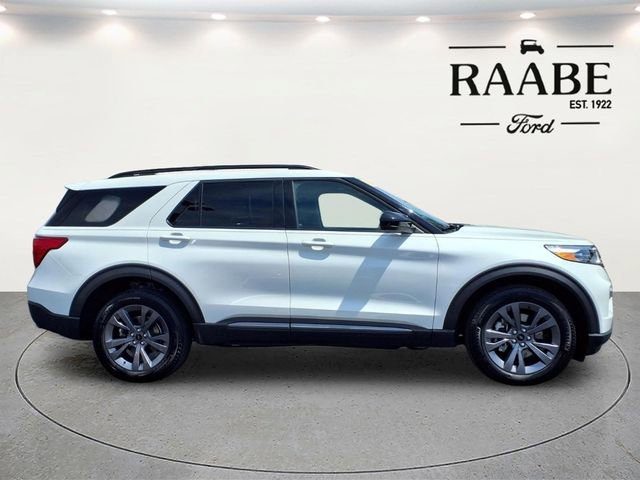 Used 2024 Ford Explorer XLT w/ Equipment Group 202A AWD/4WD image 8