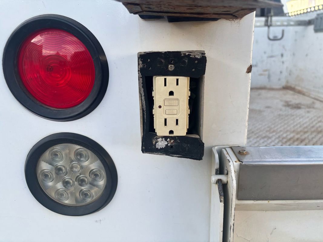 Used 2018 Ford F350 XLT image 44