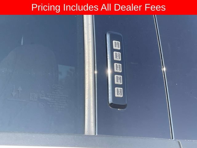Used 2022 Ford F250 XLT w/ Black Appearance Package AWD/4WD image 13
