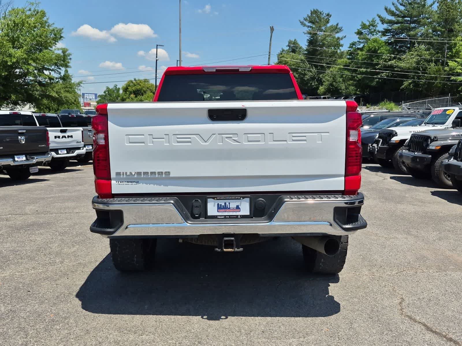 Used 2024 Chevrolet Silverado 2500 LT AWD/4WD image 7