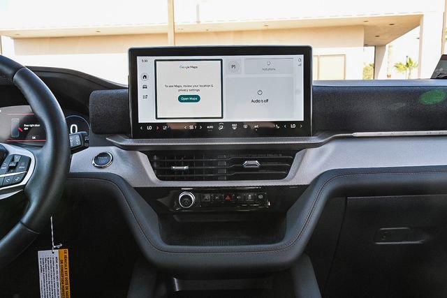 Used 2025 Ford Explorer Active w/ Active Comfort Package image 16