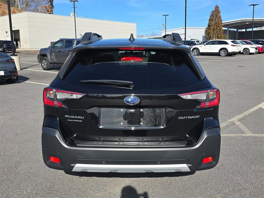 Used 2023 Subaru Outback Limited image 4