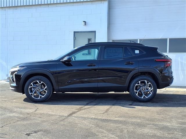 New 2026 Chevrolet Trax LT FWD image 2
