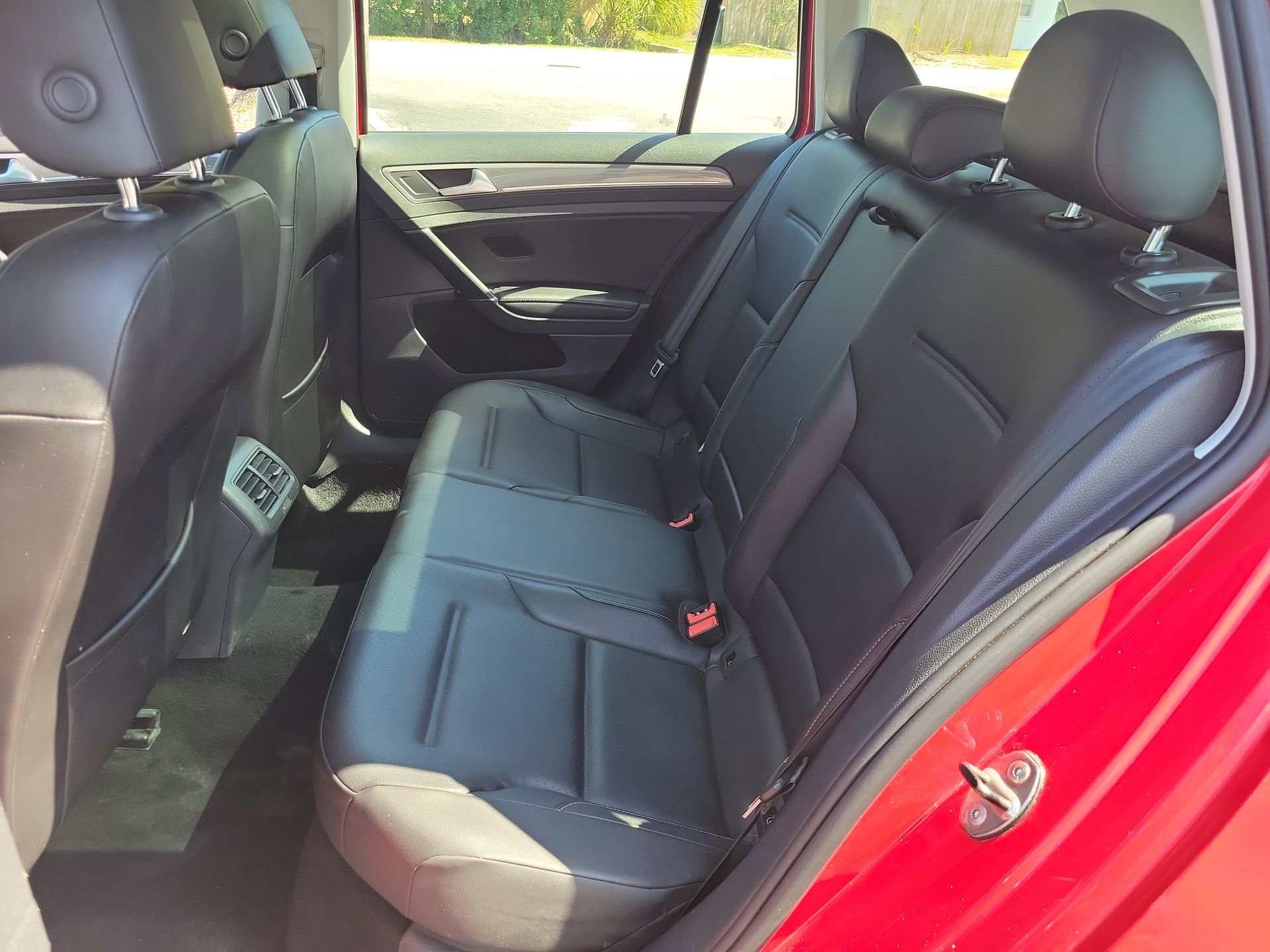 Used 2017 Volkswagen Golf Alltrack SE AWD/4WD image 17