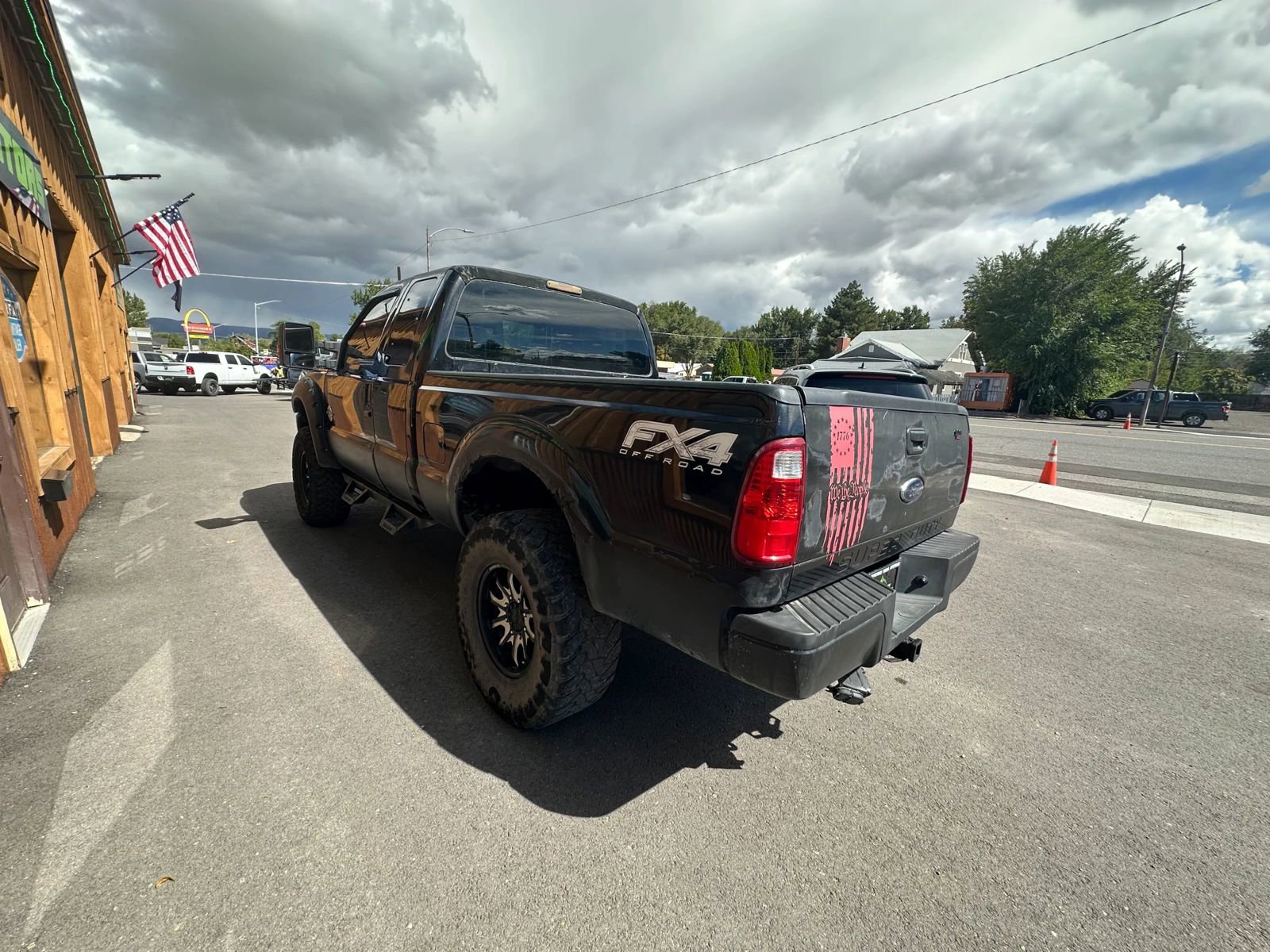 Used 2011 Ford F350 XLT w/ Snow Plow Prep Pkg image 4