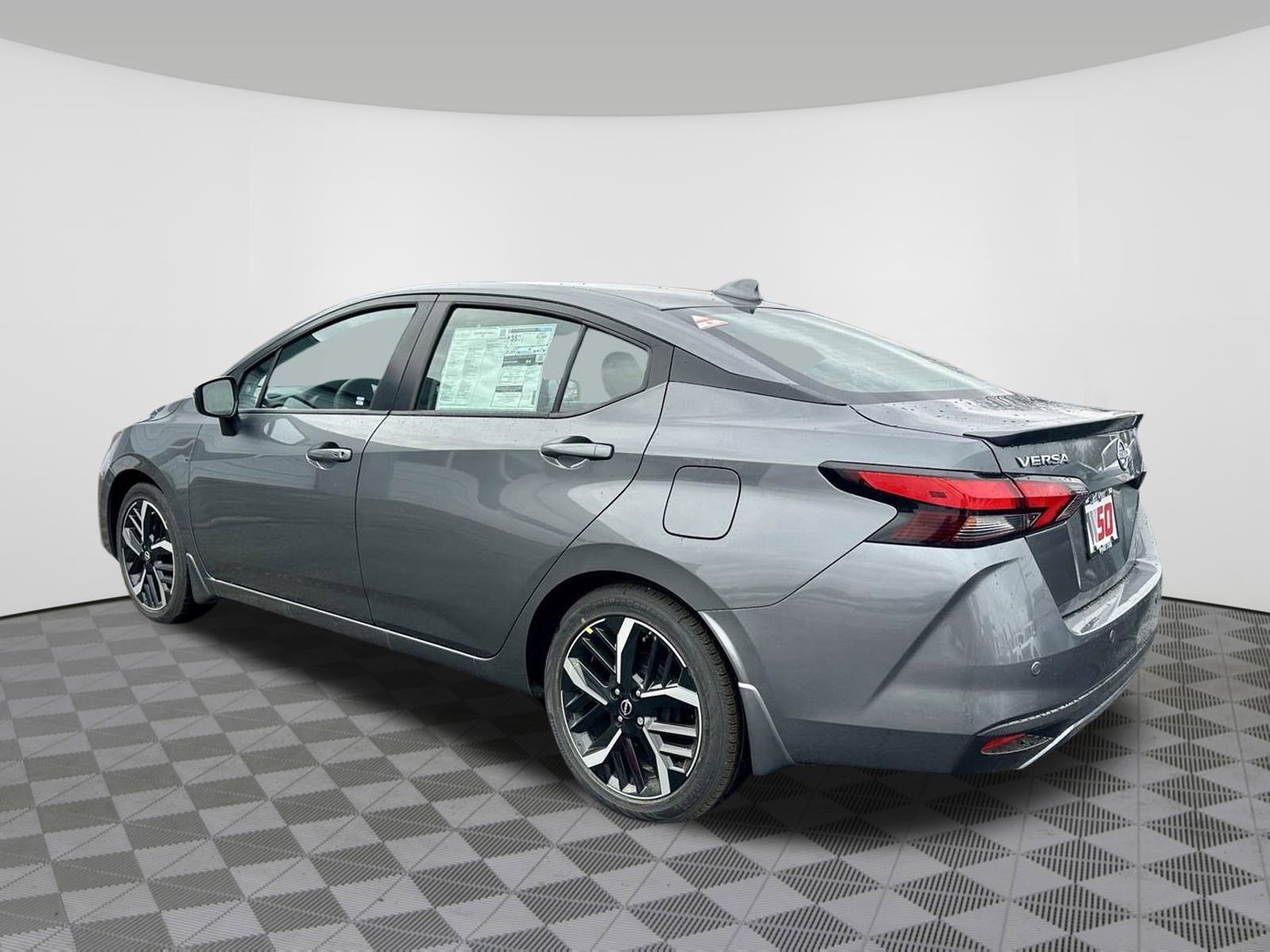 Used 2025 Nissan Versa SR w/ Trunk Package image 17