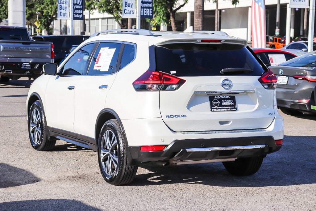 Used 2019 Nissan Rogue SV w/ Premium Package FWD image 5