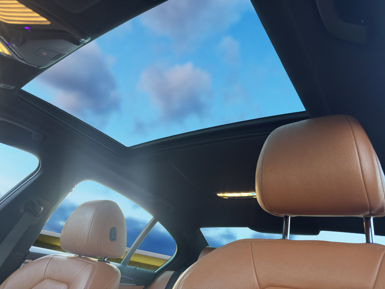 Used 2018 BMW 540i xDrive w/ Premium Package image 26