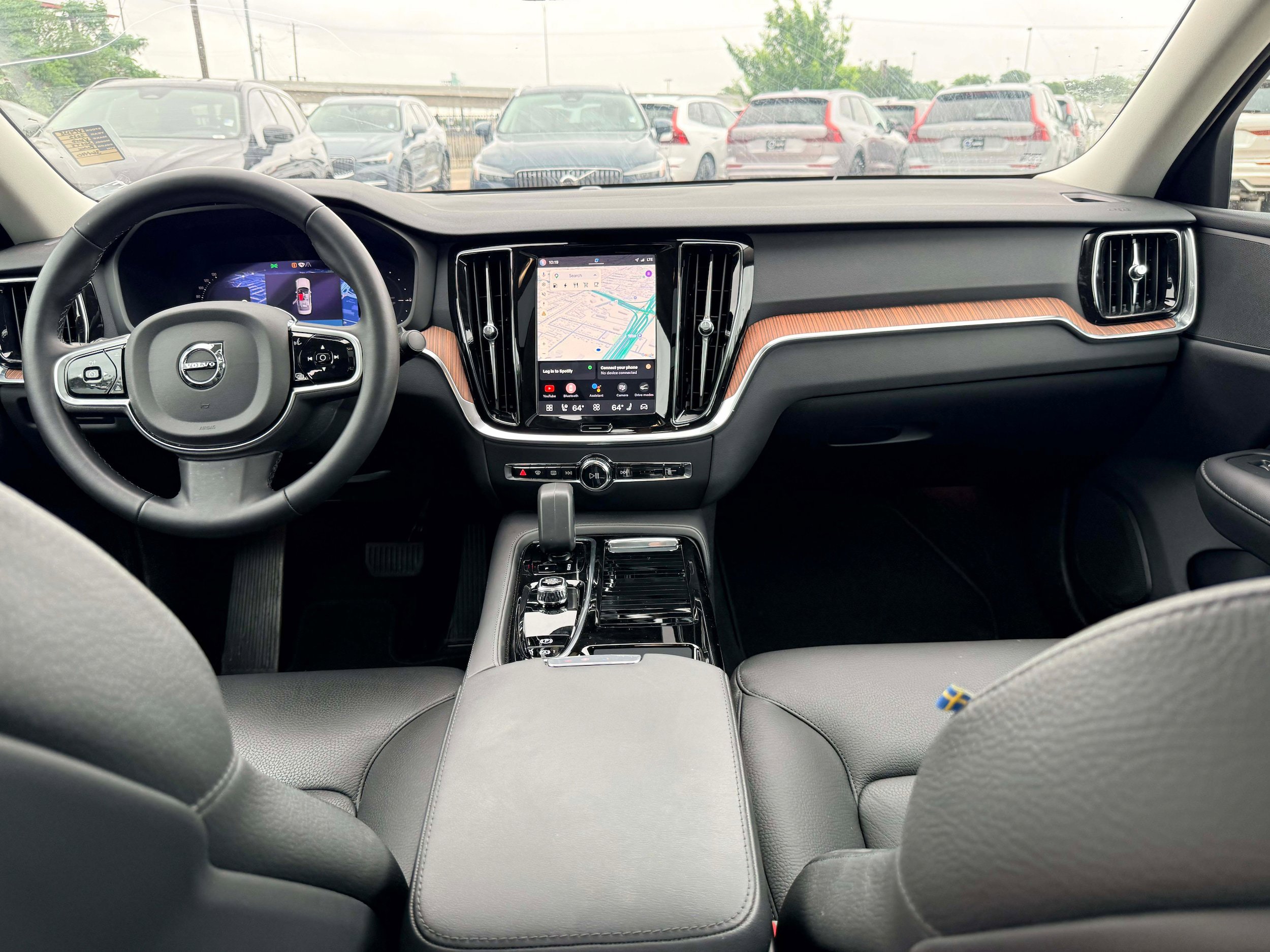 Certified 2025 Volvo S60 T8 Plus AWD/4WD image 12