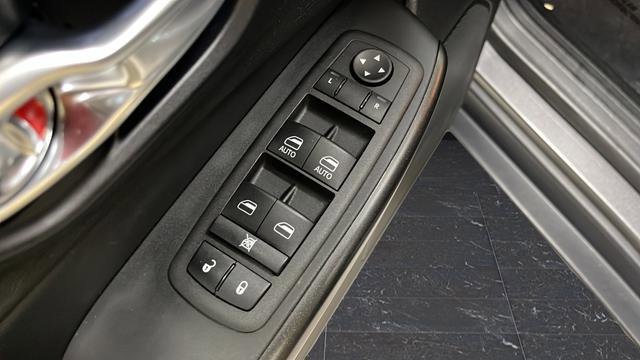 Used 2022 Jeep Cherokee Trailhawk w/ Sun, Sound & Nav Group AWD/4WD image 21
