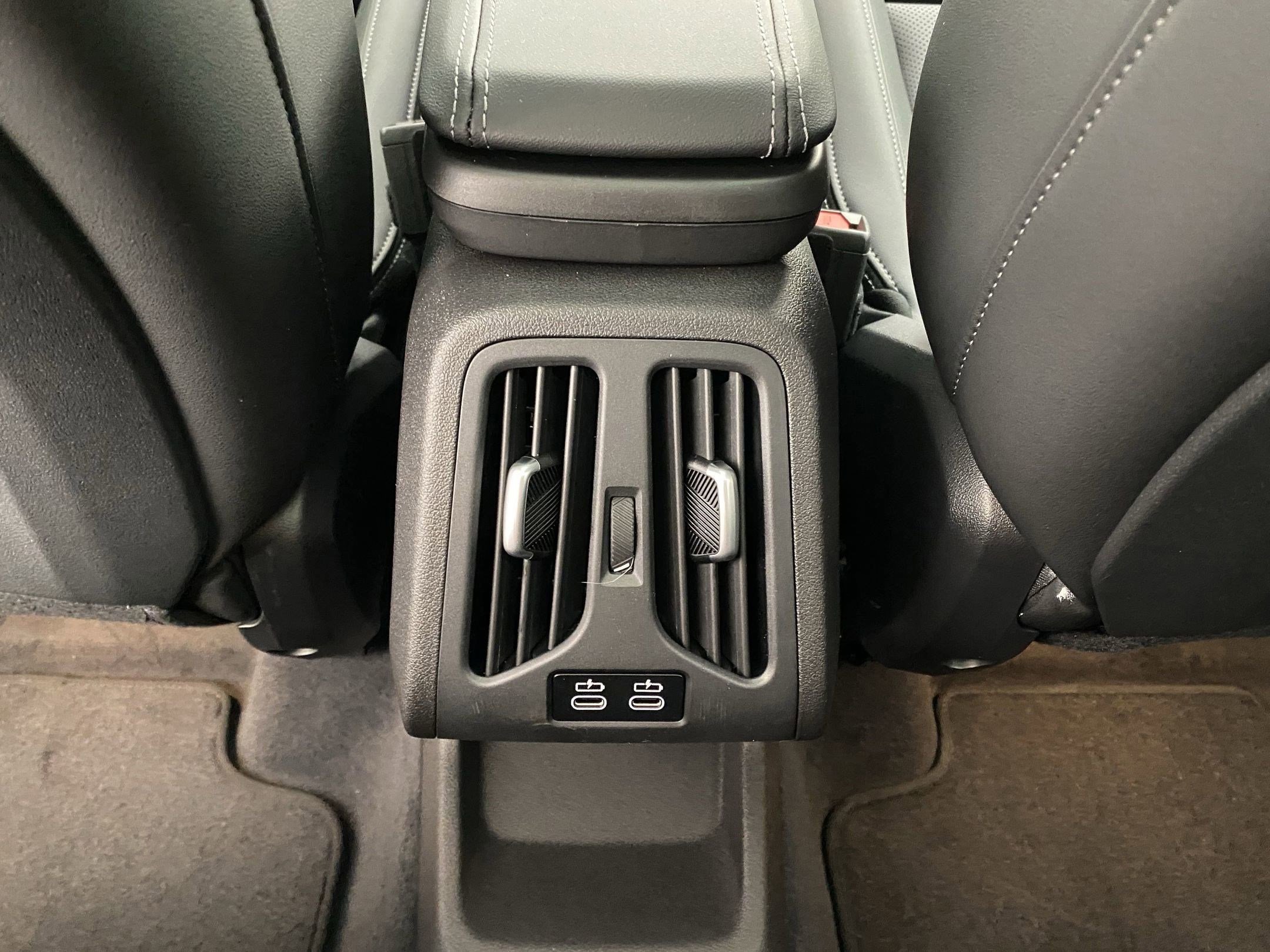 Used 2025 BMW X1 xDrive28i w/ Technology Package image 29