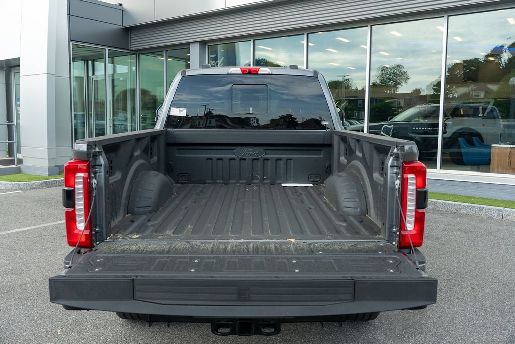 New 2026 Ford F250 Lariat w/ Black Appearance Package AWD/4WD image 9