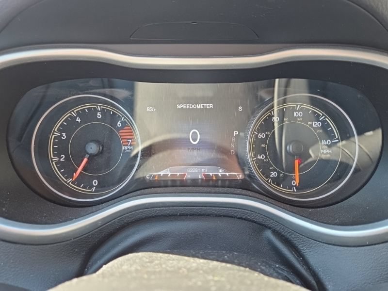Used 2018 Jeep Cherokee Trailhawk AWD/4WD image 12
