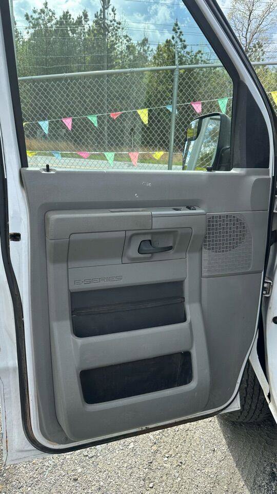 Used 2013 Ford E-250 and Econoline 250 Extended w/ PWR Group image 9
