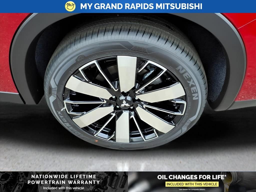 New 2025 Mitsubishi Outlander SE image 7