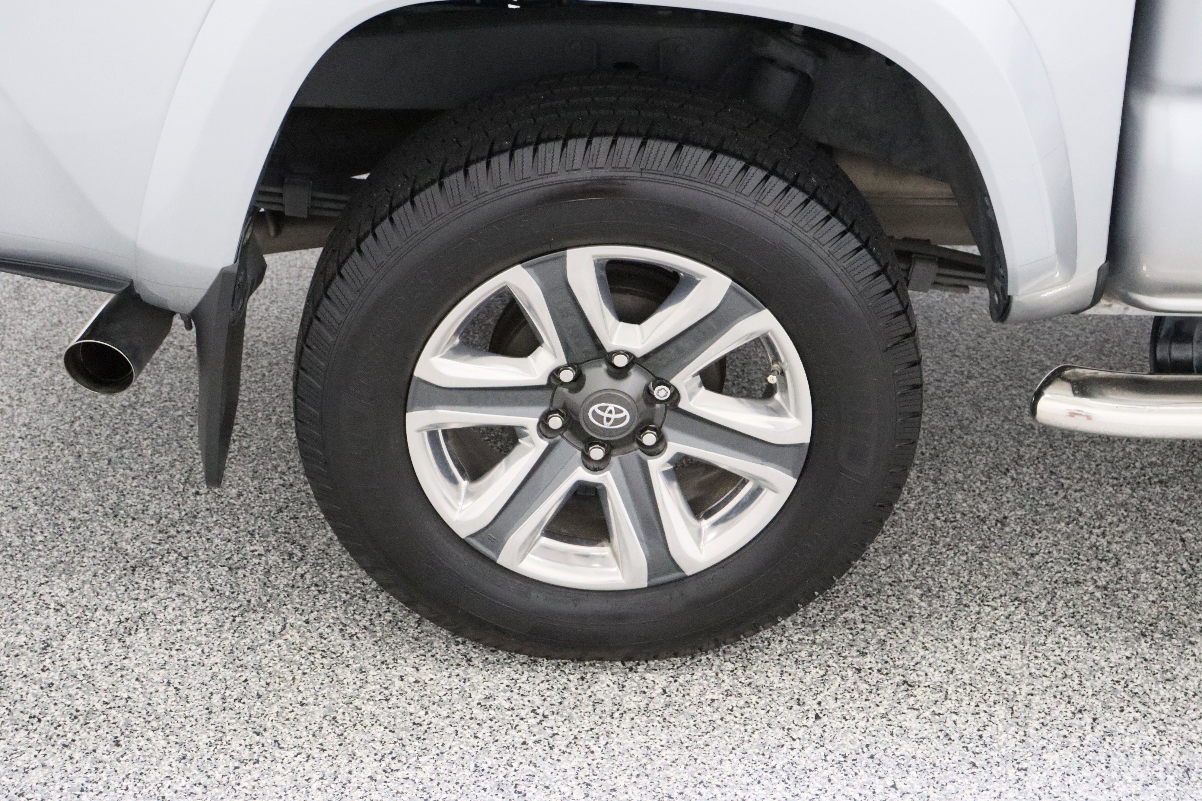 Used 2017 Toyota Tacoma Limited w/ Tow Package image 6