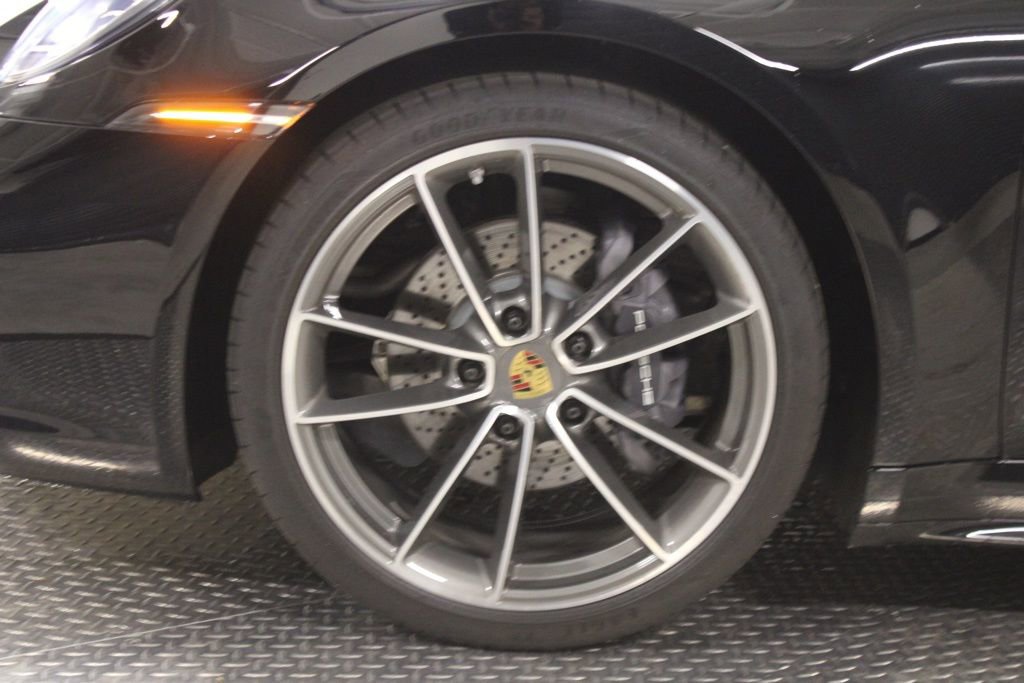 Certified 2024 Porsche 911 Carrera RWD image 9
