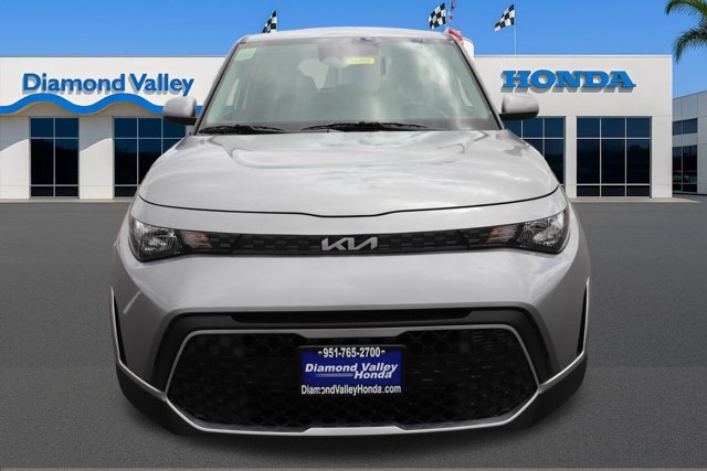 Used 2025 Kia Soul LX w/ LX Technology Package FWD image 2