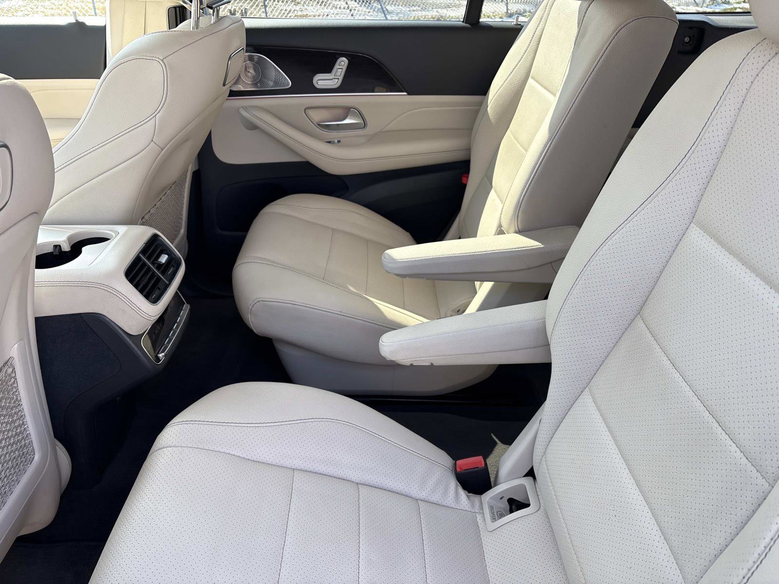 Used 2020 Mercedes-Benz GLS 450 4MATIC image 33