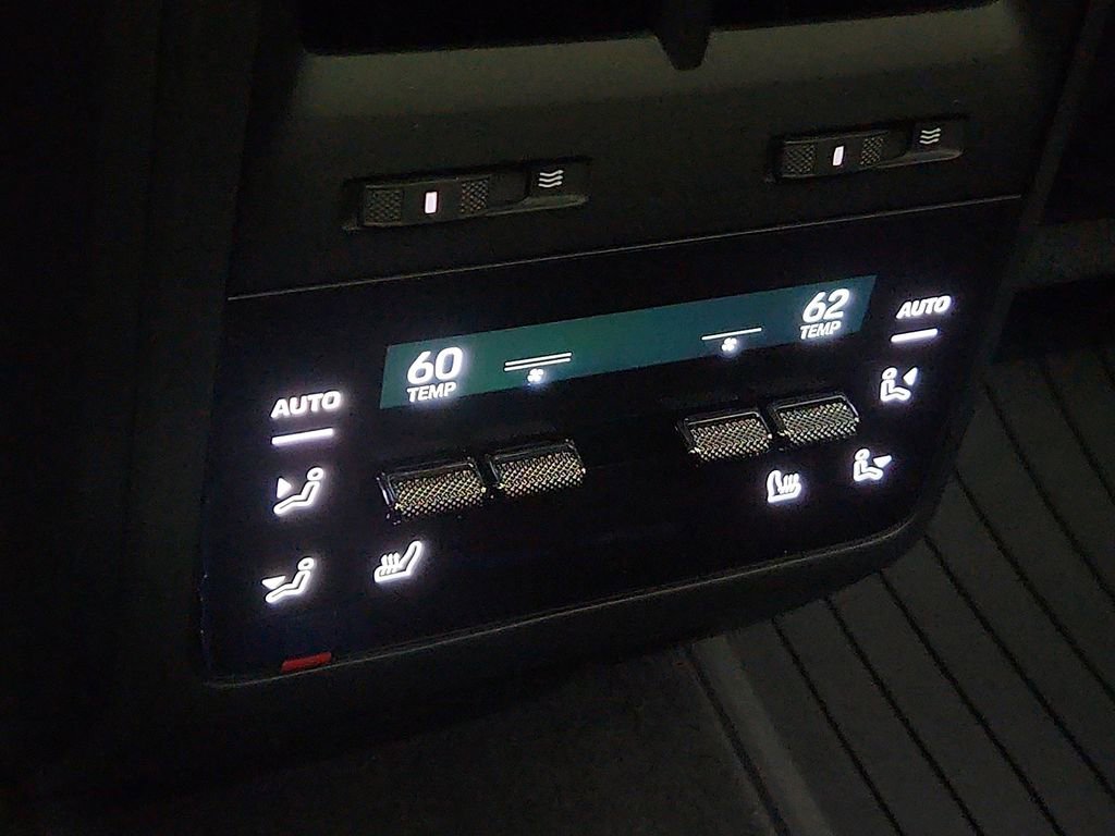 New 2026 Porsche Macan 4 Electric AWD/4WD image 13
