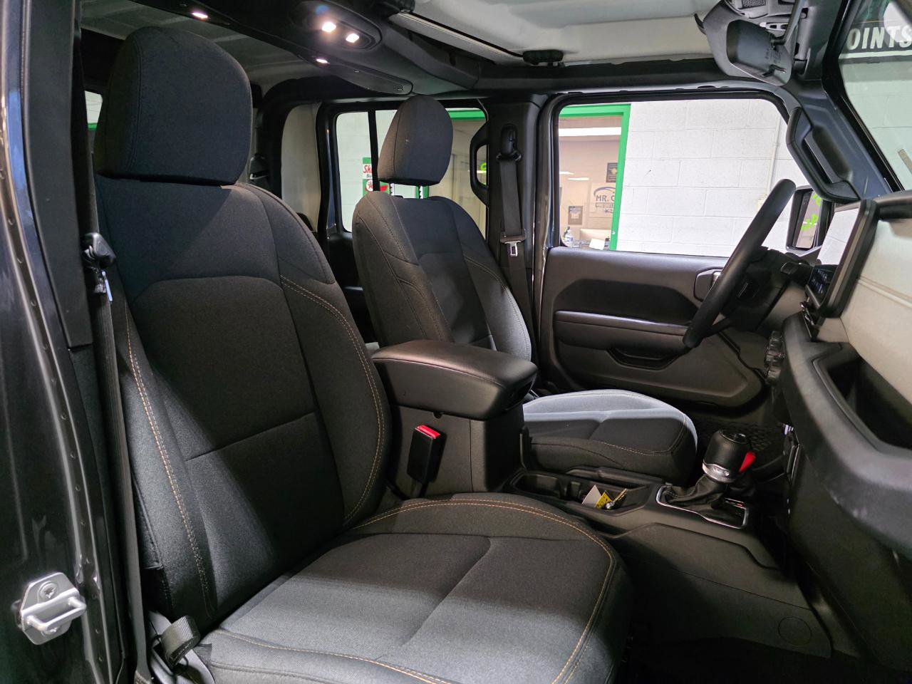 Used 2025 Jeep Gladiator Sport image 26