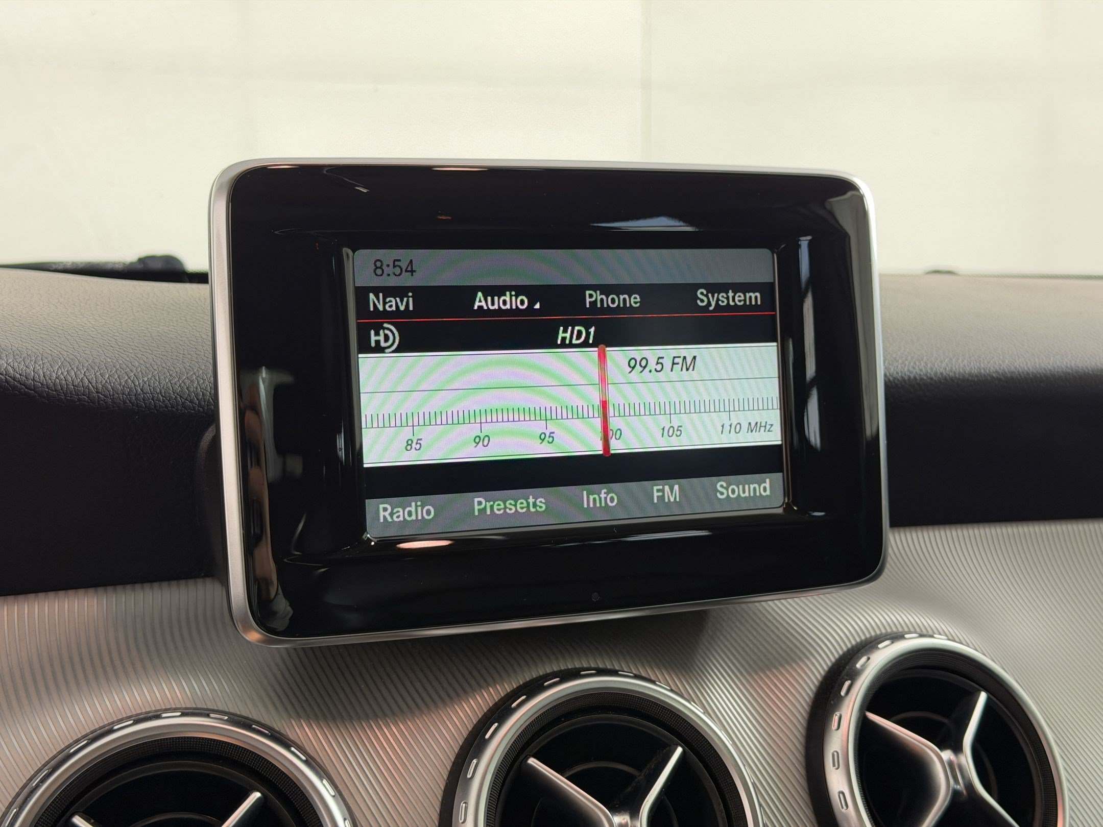 Used 2015 Mercedes-Benz GLA 250 4MATIC image 19