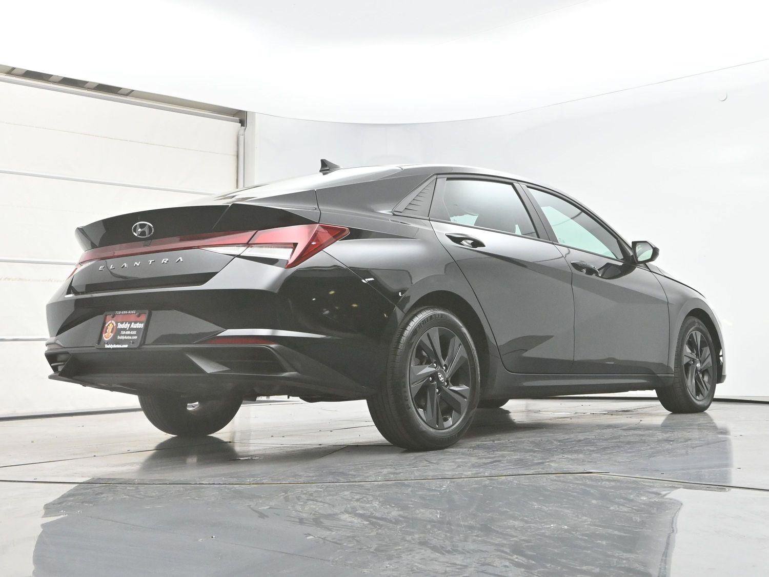 Used 2022 Hyundai Elantra SEL w/ Convenience Package FWD image 28