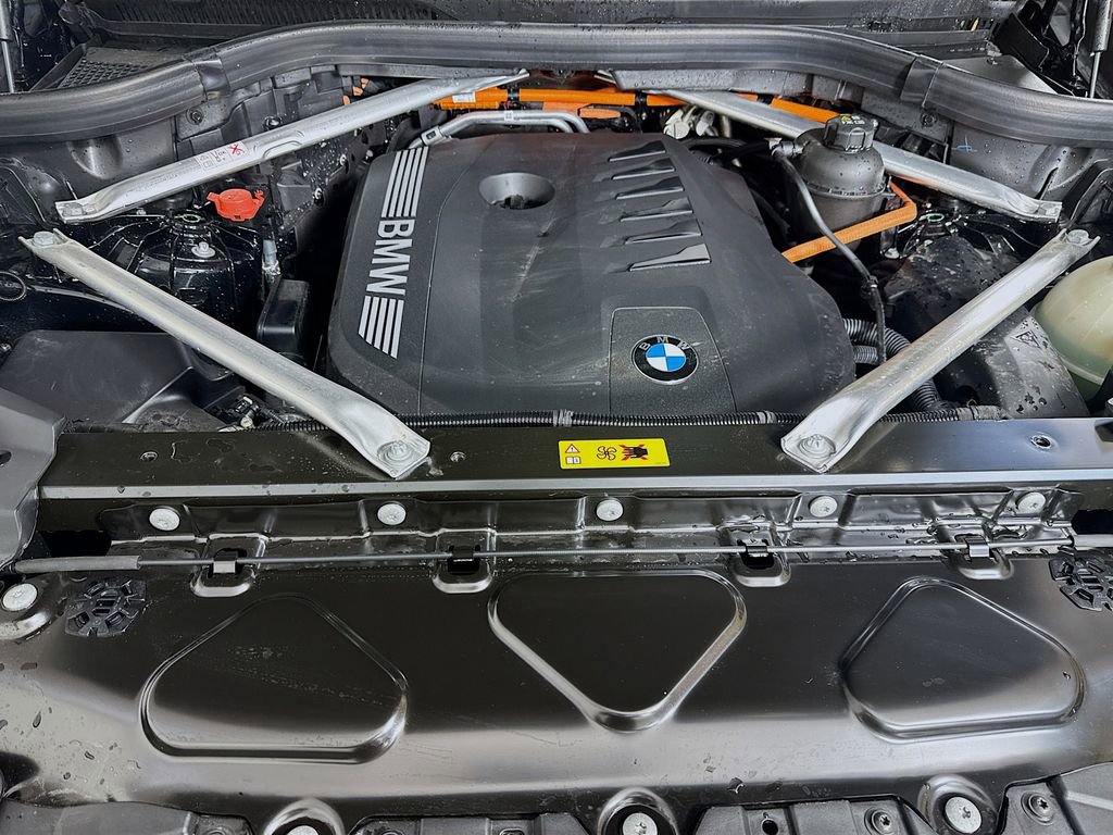 Used 2026 BMW X5 xDrive50e w/ M Sport Package image 40