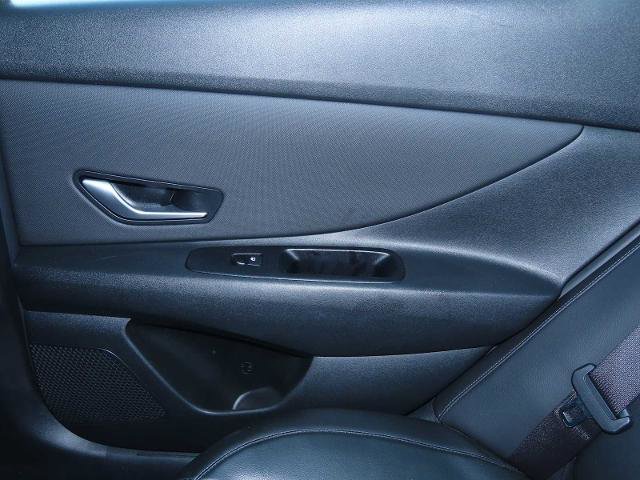 Used 2024 Hyundai Elantra Limited image 19