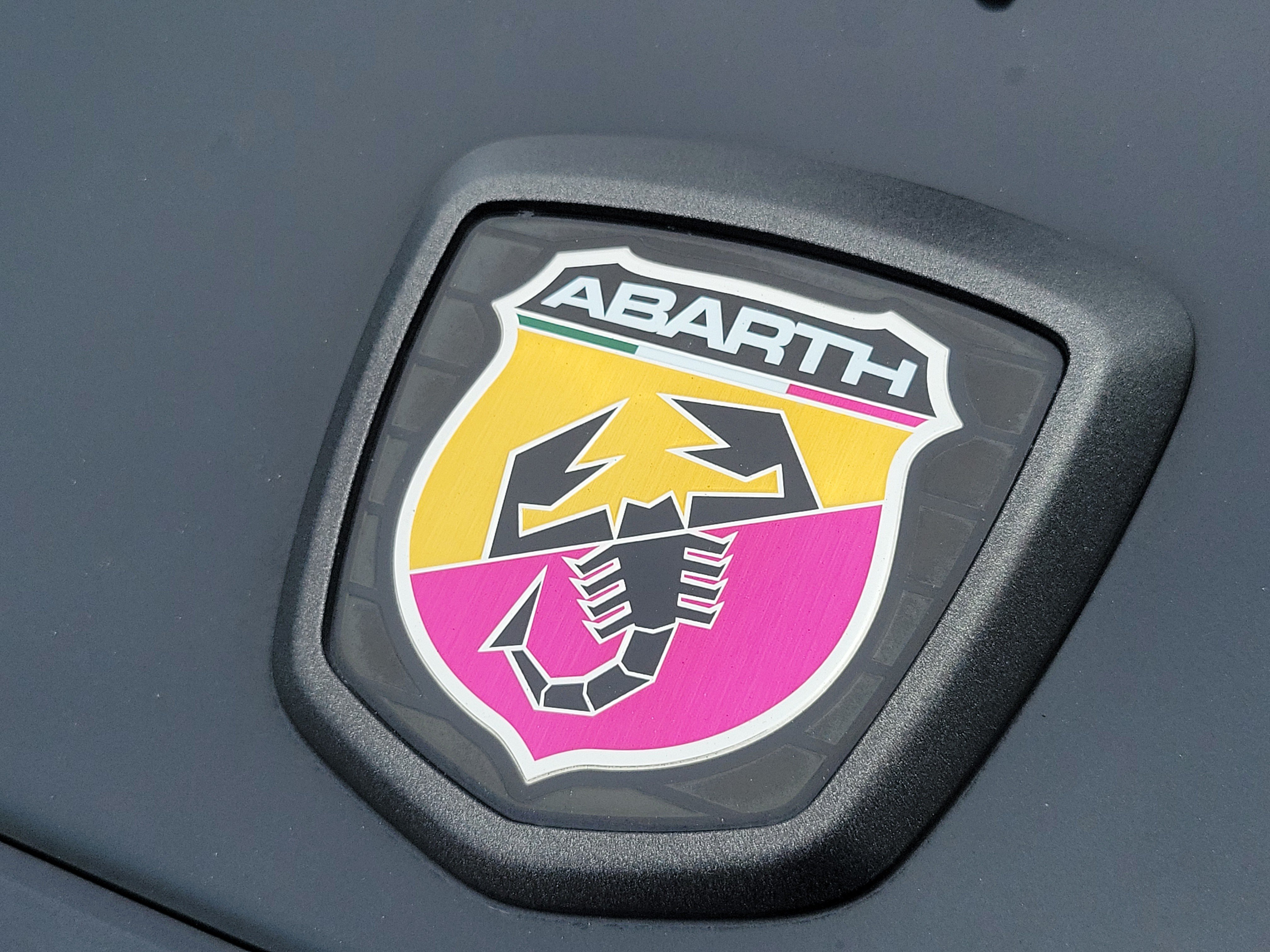 Used 2018 FIAT 124 Spider Abarth w/ Navigation & Sound Group RWD image 8