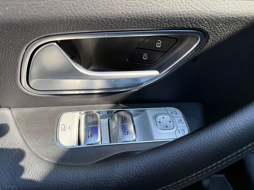 Used 2025 Mercedes-Benz GLE 350 4MATIC image 23