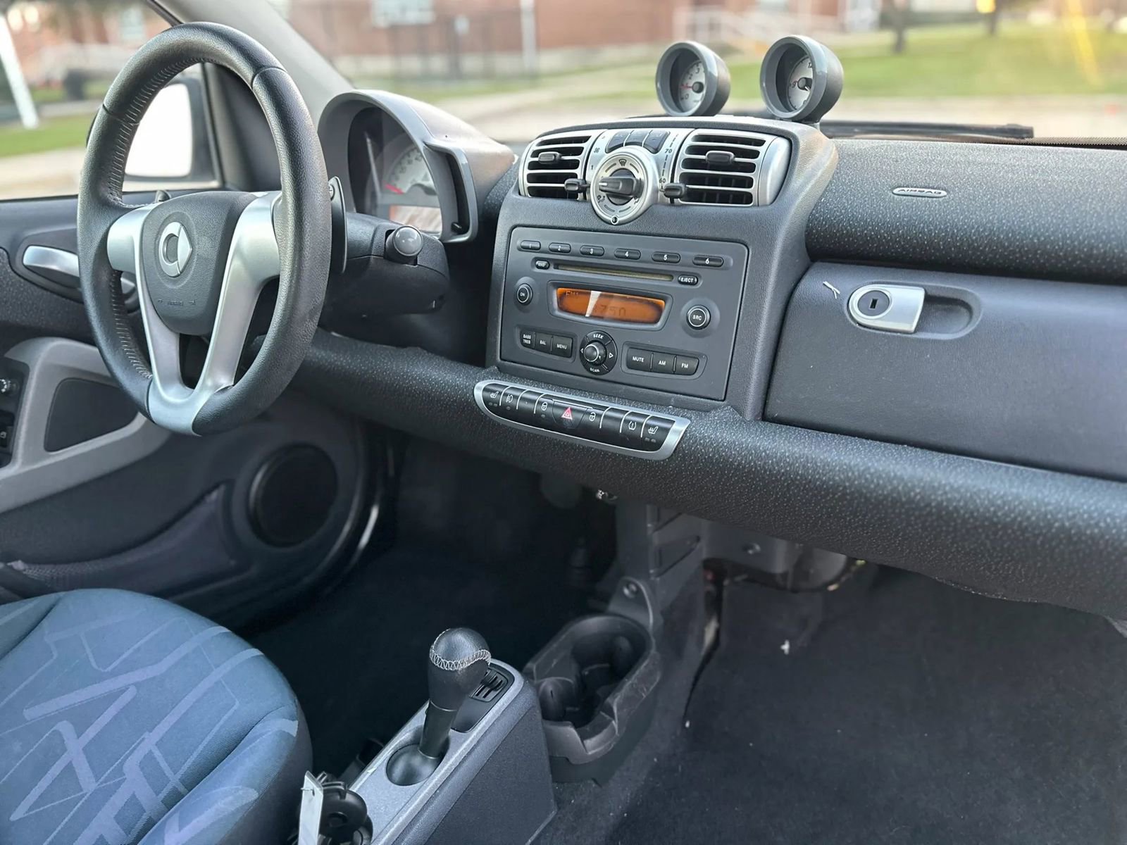 Used 2009 smart fortwo pure image 18