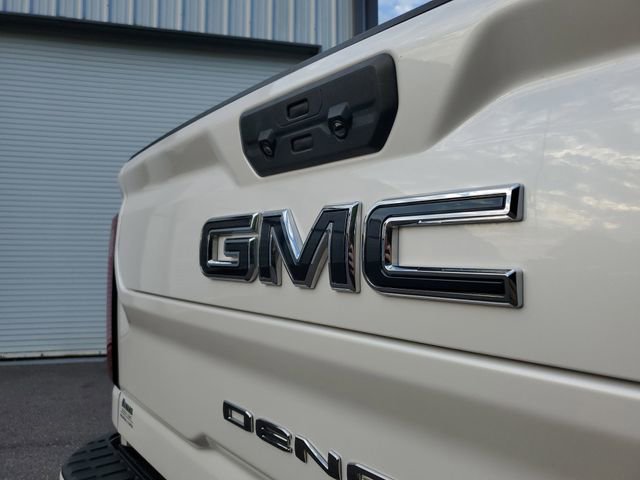 Used 2024 GMC Sierra 3500 Denali Ultimate AWD/4WD image 6
