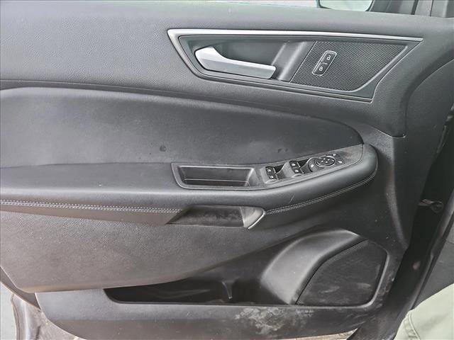 Used 2020 Ford Edge SE image 20