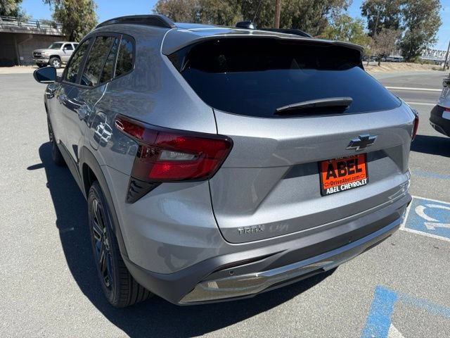 New 2026 Chevrolet Trax ACTIV w/ Sunroof Package FWD image 8