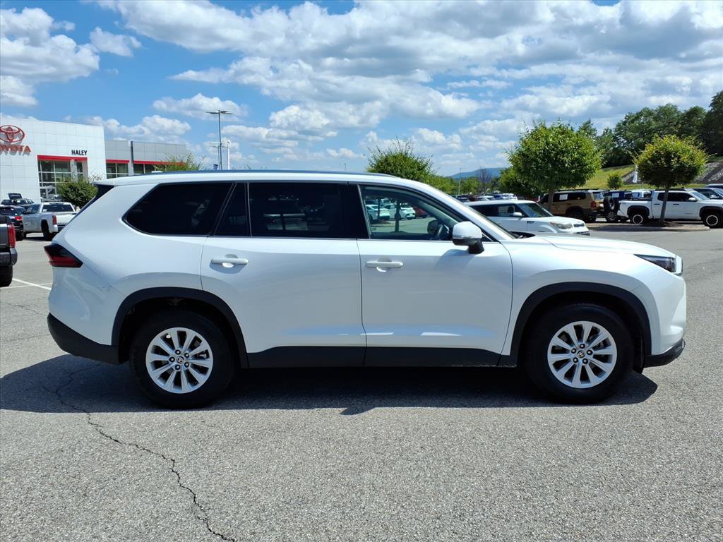 Certified 2025 Toyota Grand Highlander AWD image 3
