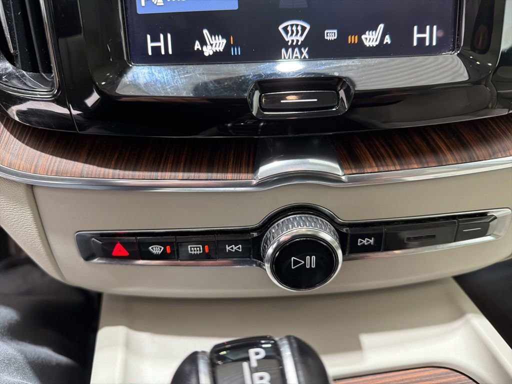 Used 2019 Volvo XC60 T6 Inscription w/ Protection Package Premier image 21