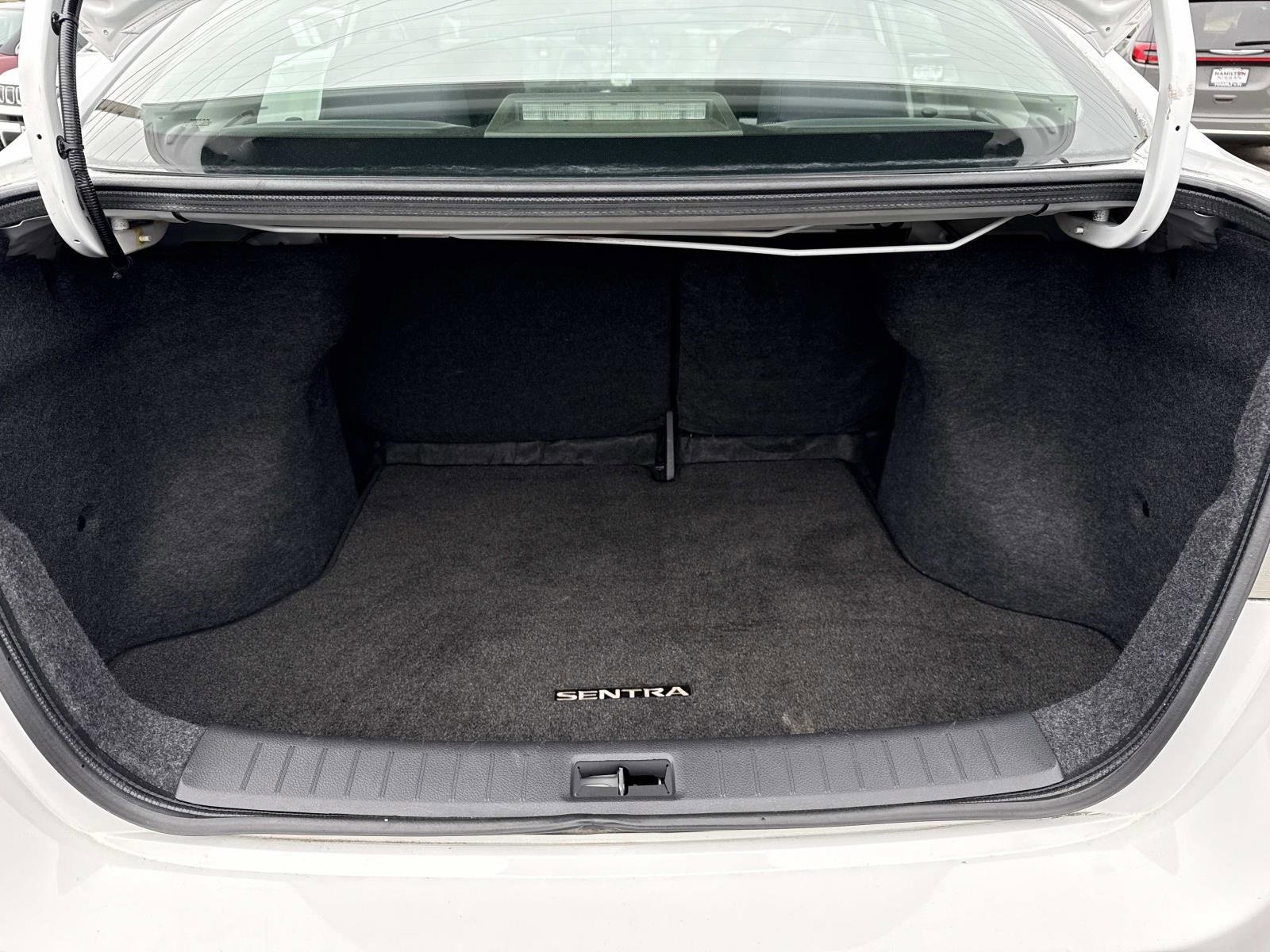 Used 2016 Nissan Sentra S image 25