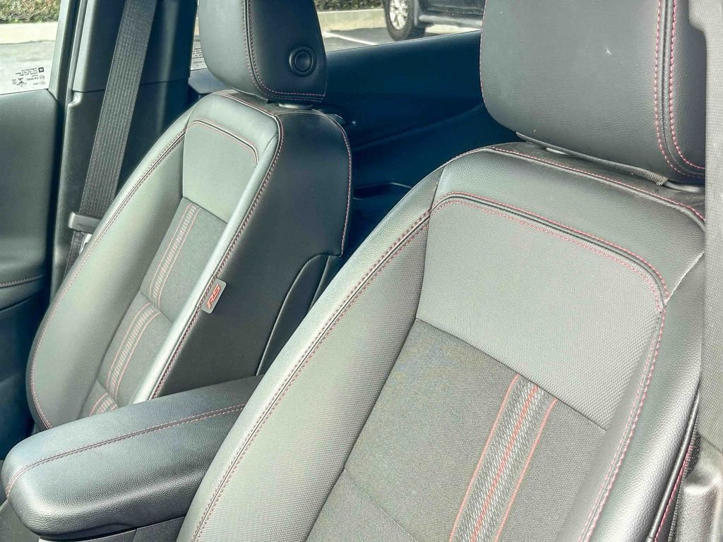 Used 2022 Chevrolet Equinox RS w/ LPO, Cargo Package FWD image 24