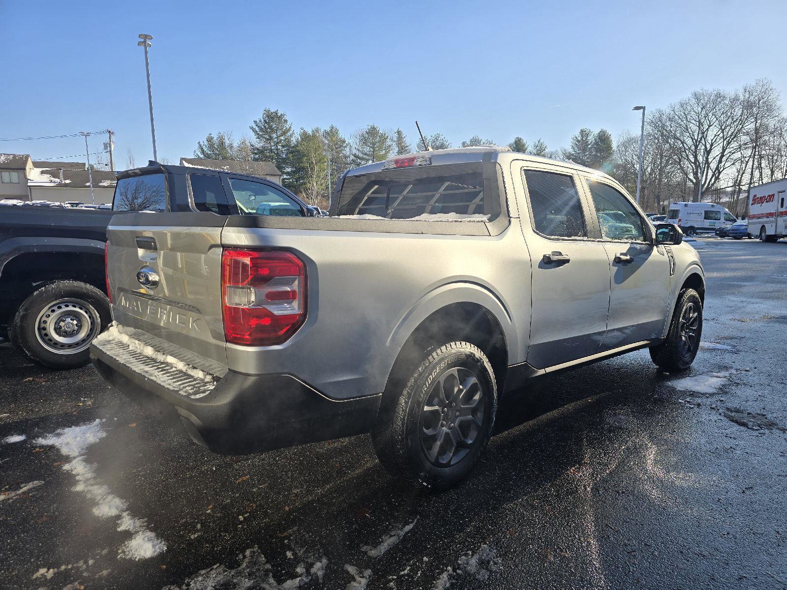 Used 2022 Ford Maverick XLT FWD image 3